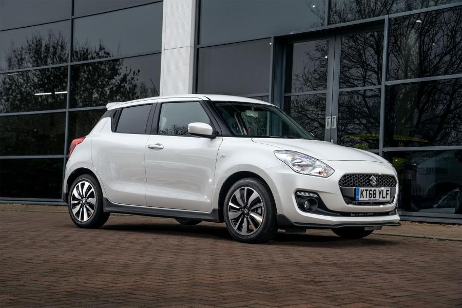  Suzuki Swift Attitude 2019 года  (UK) (фото 1 из 23)